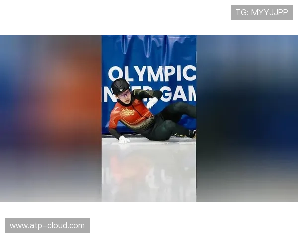 孙龙短道1500米膝伤离场憾